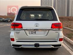 تۆیۆتا لاند کروزەر